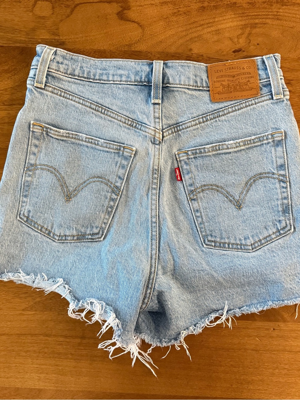 Levi's Ribcage Short - Picture 2 of 5